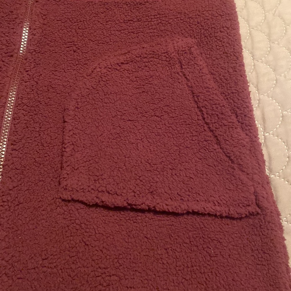 BNWT Sherpa long vest from Columbia. Color: Marionberry. - Picture 5 of 11